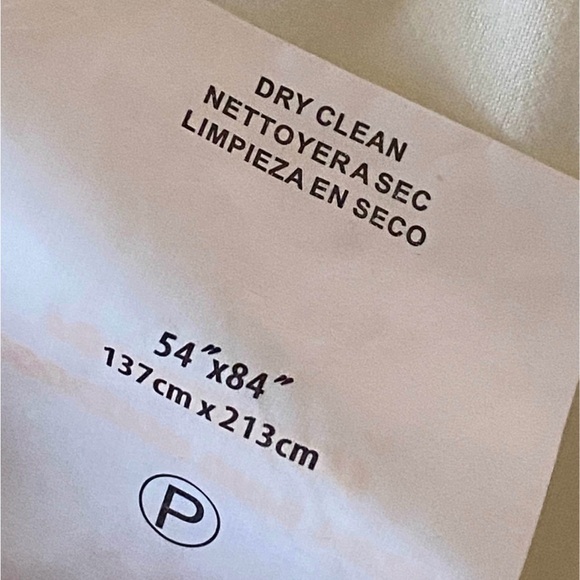 4 Pairs of Curtains - Picture 5 of 5